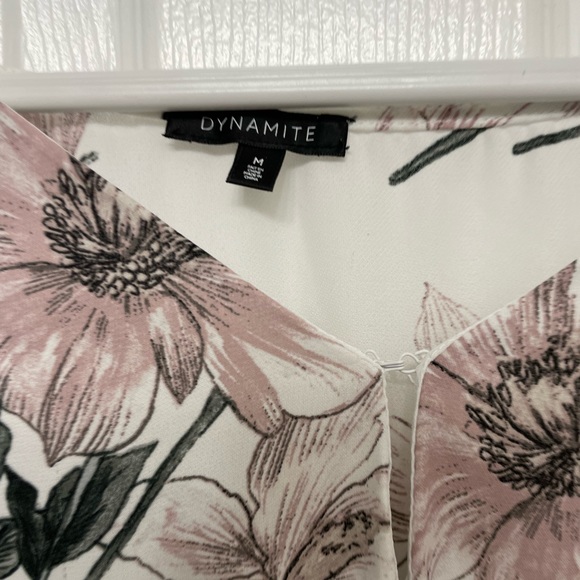 Dynamite Blouse - Picture 2 of 2